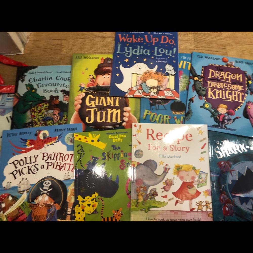 Childrens book set - Picture 3 of 7